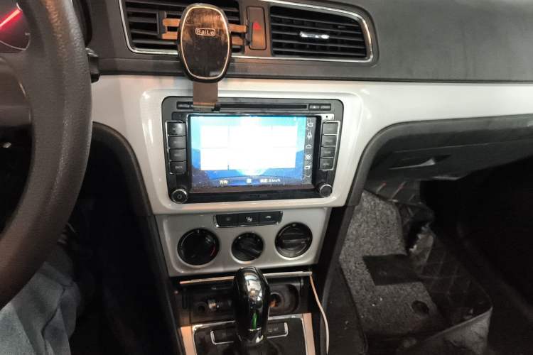 Used Volkswagen Gran Lavida 2013 1.6L Automatic Comfort Model
