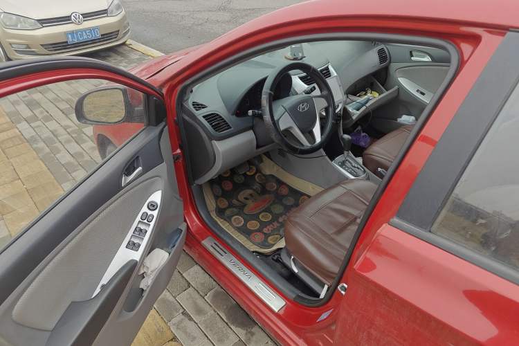 Used Hyundai Verna (older generation) 2010 Sedan 1.4L Automatic Comfort Model GS
