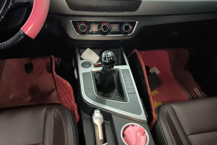 Used FORTHING T5 2022 Grand Edition 1.6L Manual Dream-Chasing Five-Seat Model
