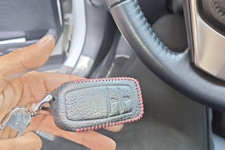 Used Toyota RAV4 2016 2.5L Automatic 4x4 Elite Edition Interior 1