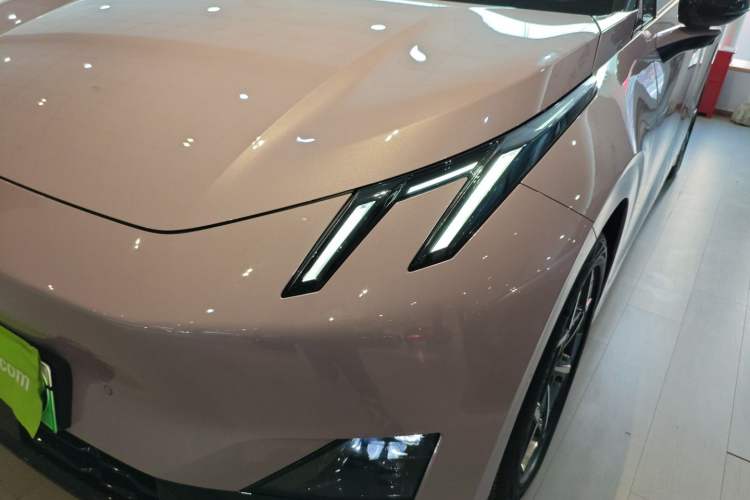 Used Lynk & Co Z20 2025 530 km Range Rear-Wheel Drive Max
