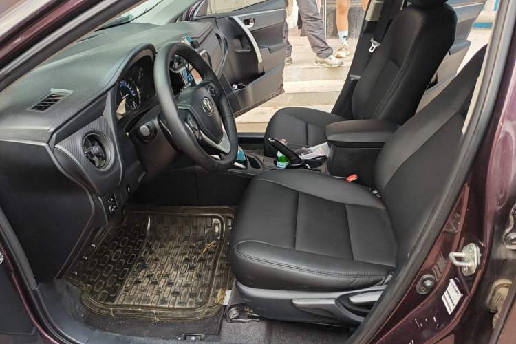 Used Toyota Levin 2017 Revised Dual-Engine 1.8H GS E-CVT Elite Sunroof Version China V Standard Left Front Seat