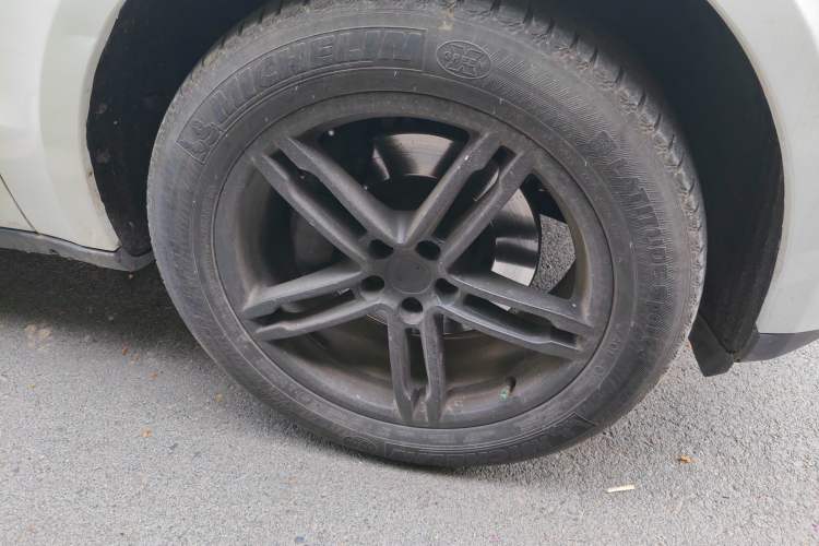 Used Porsche Macan 2014 Macan 2.0T Right Front Wheel Hub