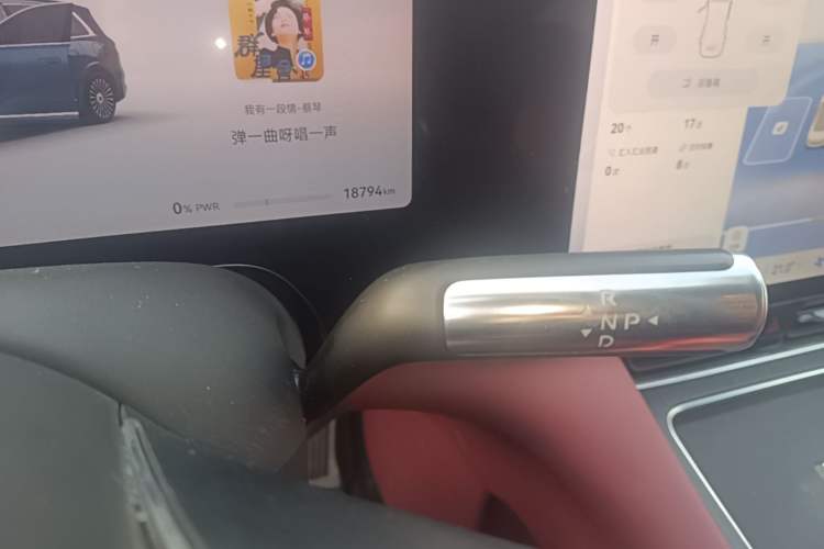 Used Hima AITO M8 2025 Extended-Range Ultra Version 53.4 kWh 5-Seater Edition Gear Lever