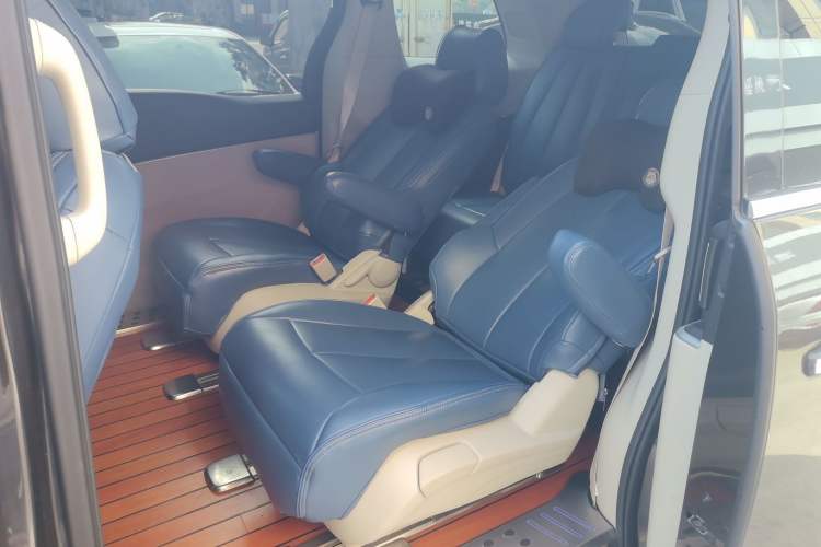 Used Buick GL8 2021 Land Cruiser Executive Class 652T Luxury Model
