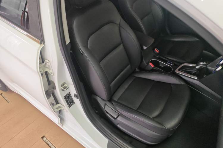 Used Hyundai Elantra (6th Generation / Lingdong) 2019 1.5L CVT ZhiXuan – Elite Version Right Front Seat