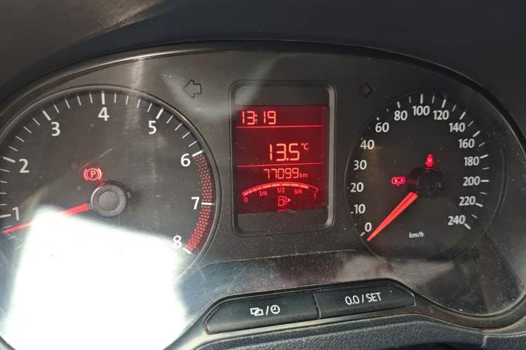 Used Volkswagen Polo 2013 1.4L Manual Fashion Edition Odometer Close Up