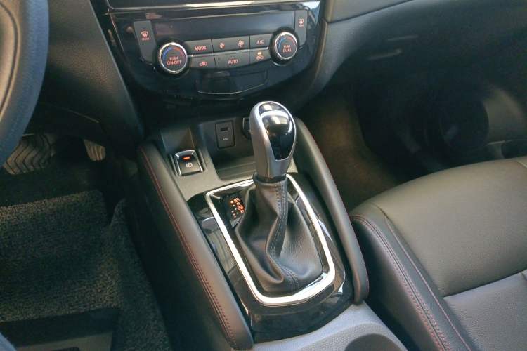 Used Nissan Qashqai 2022 2.0L CVT XV Smart Enjoyment Version Gear Lever