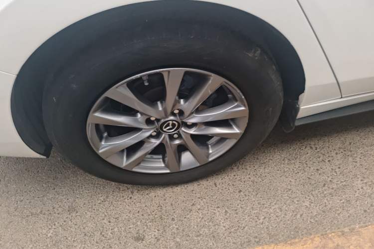 Used Mazda Mazda 3 Axela 2021 1.5L Automatic Luxury Version
