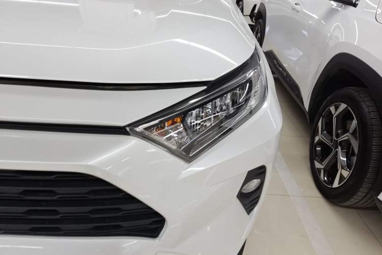 Used Toyota RAV4 2021 2.0L CVT Two-Wheel Drive Fashion PLUS Edition
