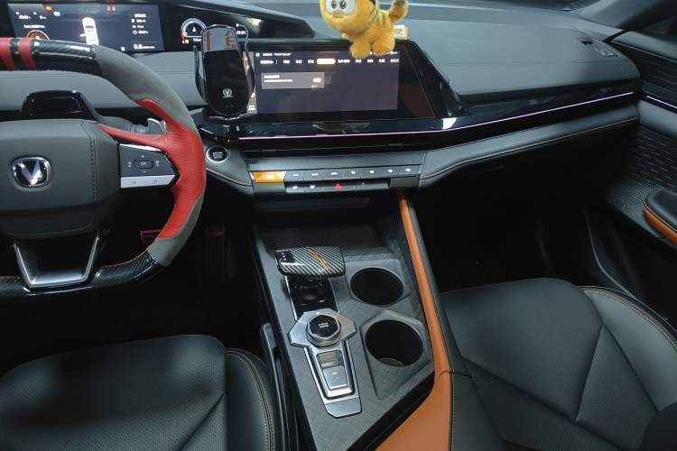 Used CHANGAN UNI-V 2022 1.5T Prestige Version Audio And AC Panel