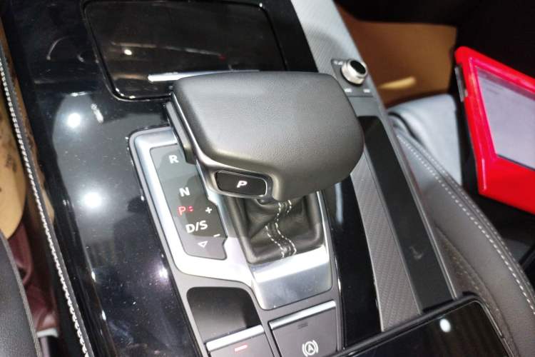 Used Audi Q5L 2022 40T Fashionable and Dynamic Model
