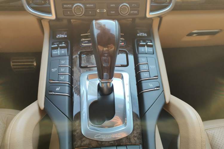 Used Porsche Cayenne 2015 Cayenne 3.0T Gear Lever