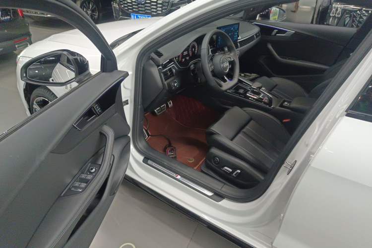 Used Audi A4L 2024 40 TFSI Luxury Dynamic Edition
