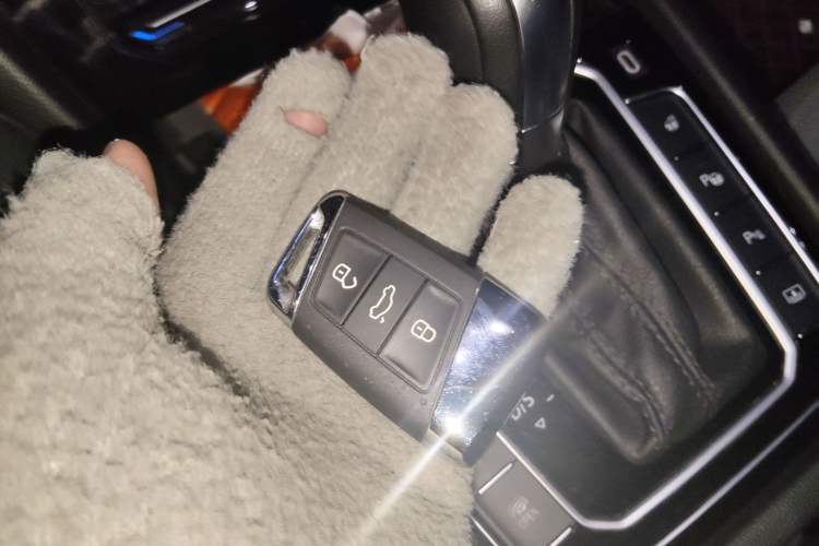 Used Volkswagen Magotan 2023 2 Million Units Limited Edition 330TSI DSG Leading Version