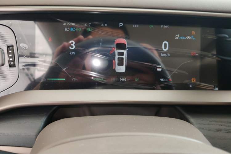 Used Denza D9 2022 DM-i 970 Four-Wheel Drive Flagship Model
