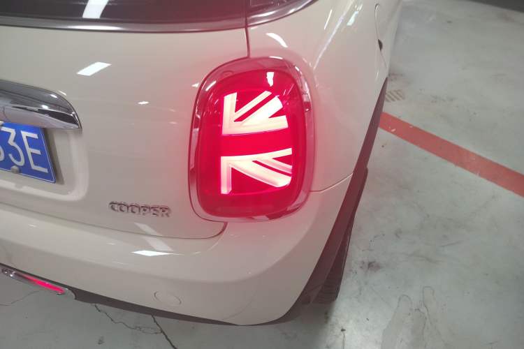 Used MINI MINI 2019 1.5T COOPER Artist