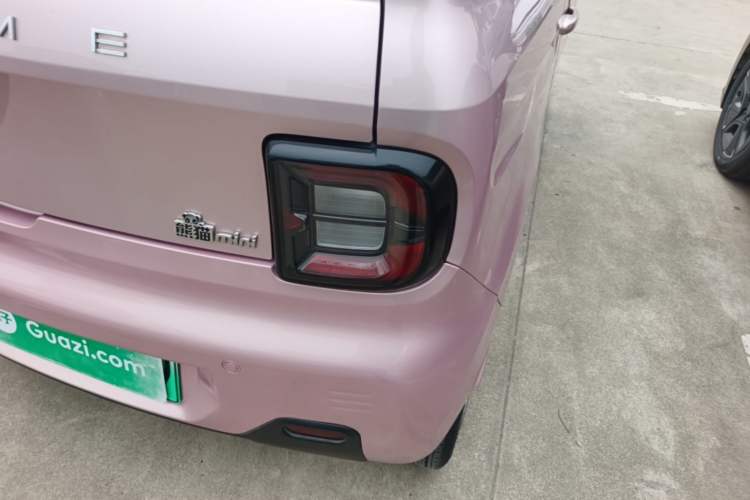 Used Geely Galaxy Panda 2023 Panda Mini 200km Endurance Bear Exterior 3