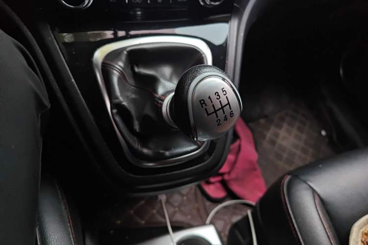 Used Haval H6 2015 Upgraded Model 1.5T Manual Two-Wheel Drive Elite Version
