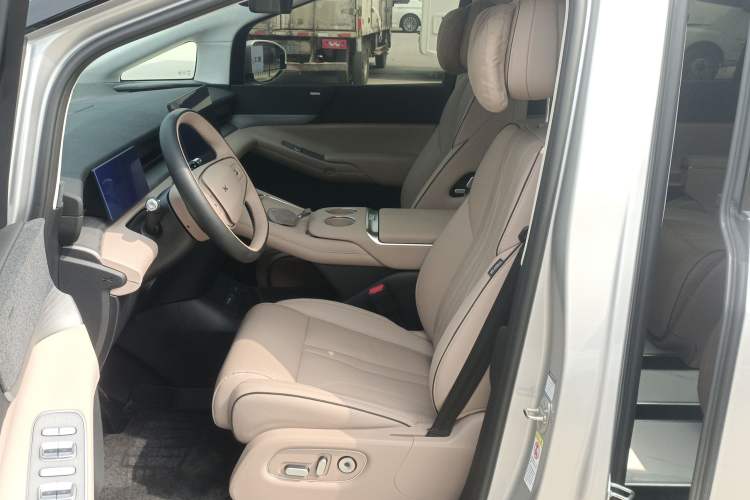 Used XPeng X9 2024 702 Ultra-Long Range Pro Left Front Seat