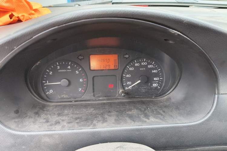 Used Wuling Rongguang 2011 1.2L Base Version
