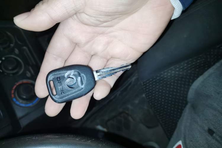 Used Dongfeng Fengon 330 2016 1.2L Manual Base Version DK12-07