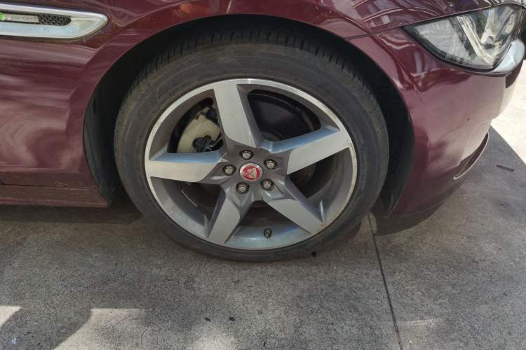 Used Jaguar XE 2015 2.0T 200 PS R-Sport
