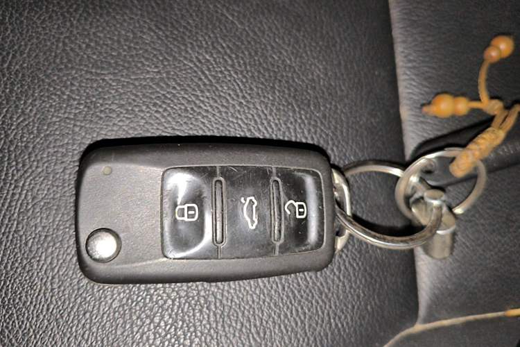 Used Volkswagen Sagitar 2018 1.6L Manual Comfort Model Vehicle Key