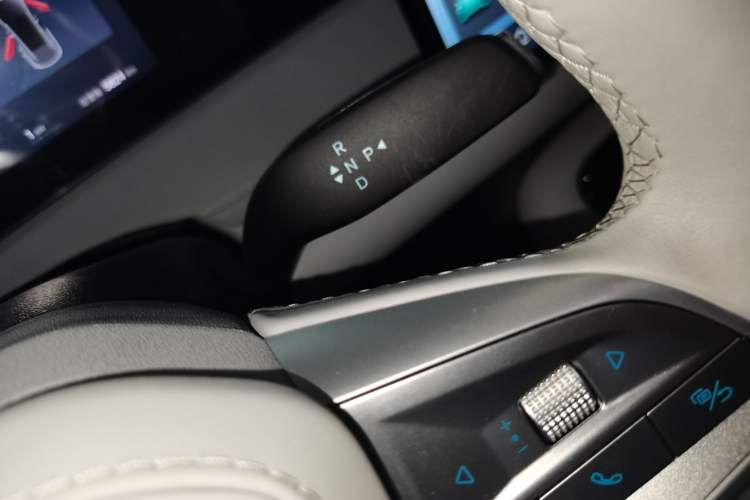 Used BYD Sealion 06 New Energy 2025 Model DM-i 170 Navigation Plus Edition Gear Lever