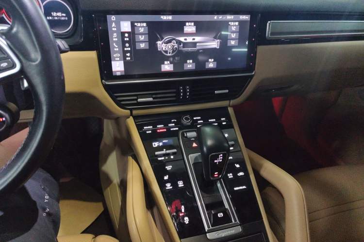 Used Porsche Cayenne E-Hybrid 2019 Cayenne E-Hybrid 2.0T Audio And AC Panel