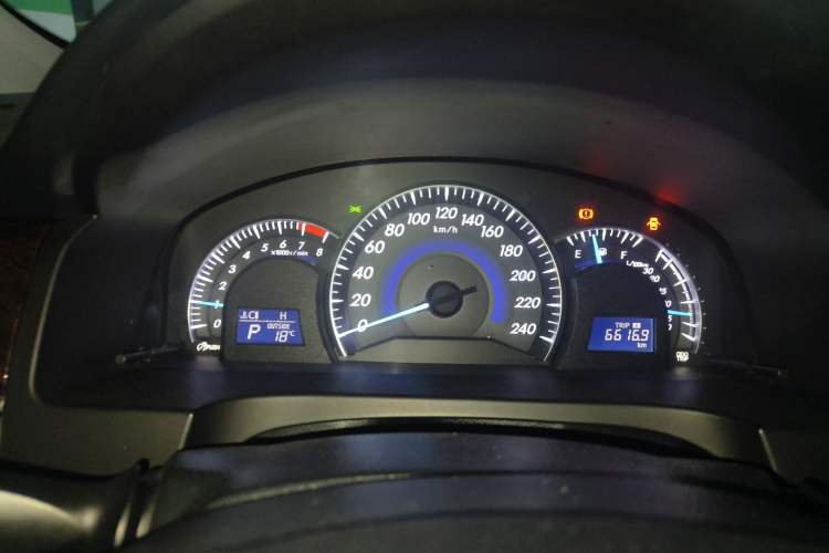 Used Toyota Camry 2016 2.0G 10th Anniversary Leading Edition