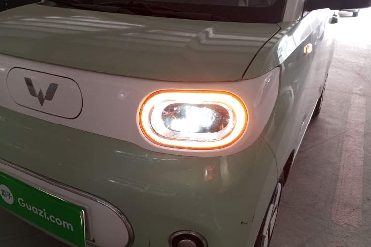 Used Wuling Hongguang MINIEV 2024 3rd Generation 215km Advanced Version Left Front Headlight
