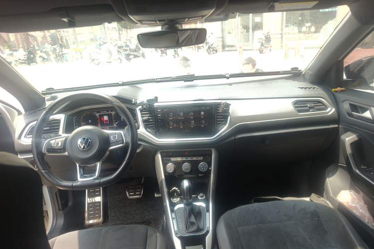 Used Volkswagen T-ROC 2022 280TSI DSG Two-Wheel Drive R-Line Pro PLUS
