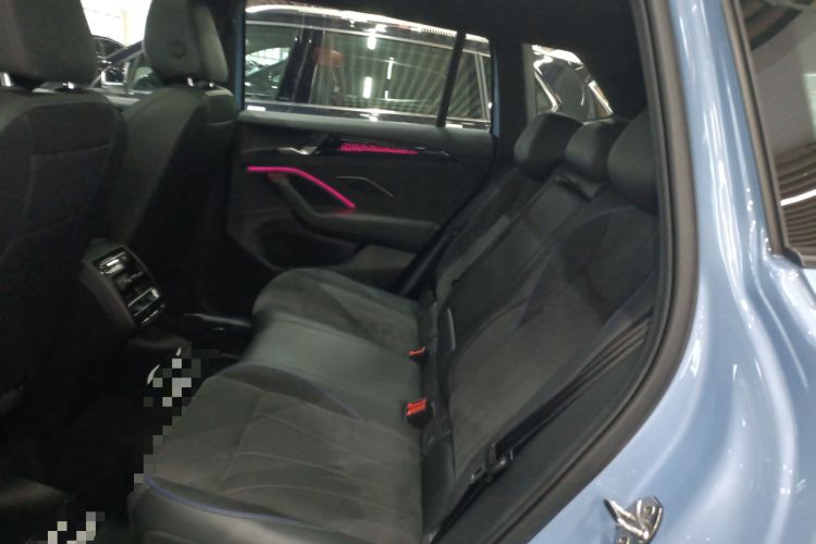 Used Volkswagen Tiguan L 2024 PRO 380TSI Four-Wheel Drive R-Line Prestige Edition Left Rear Seat