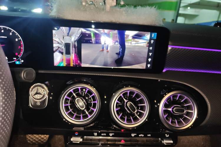 Used Mercedes-Benz A-Class 2024 Updated A 200 L Fashion Version Audio And AC Panel