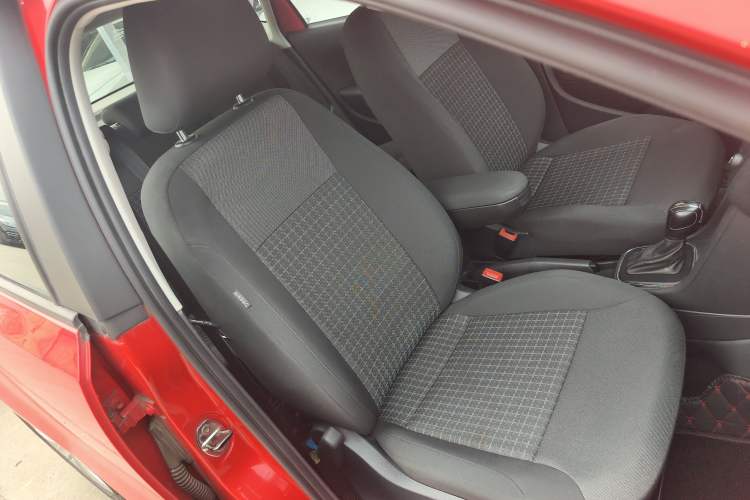 Used Volkswagen Polo 2014 1.6L Automatic Comfort Edition Right Front Seat