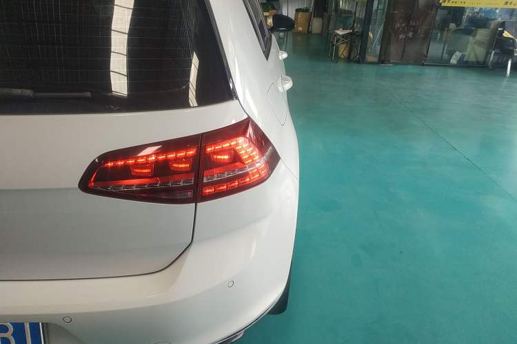 Used Volkswagen Golf 2017 230TSI Automatic Luxury Million-Vehicle Commemorative Edition
