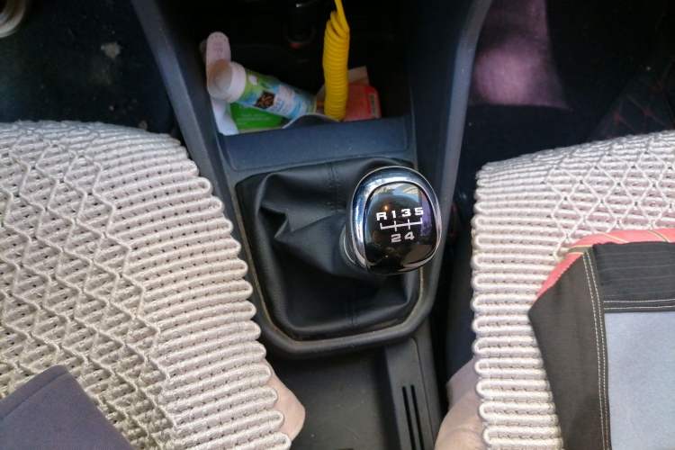 Used Volkswagen Jetta 2017 1.5L Manual Fashion Edition Gear Lever