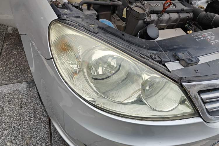 Used Volkswagen Lavida 2011 1.6L Automatic Pinxuan Edition Right Front Headlight