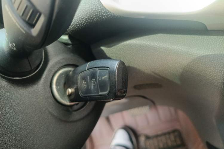 Used Ford EcoSport 2013 1.5L Automatic Fashion Model Vehicle Key