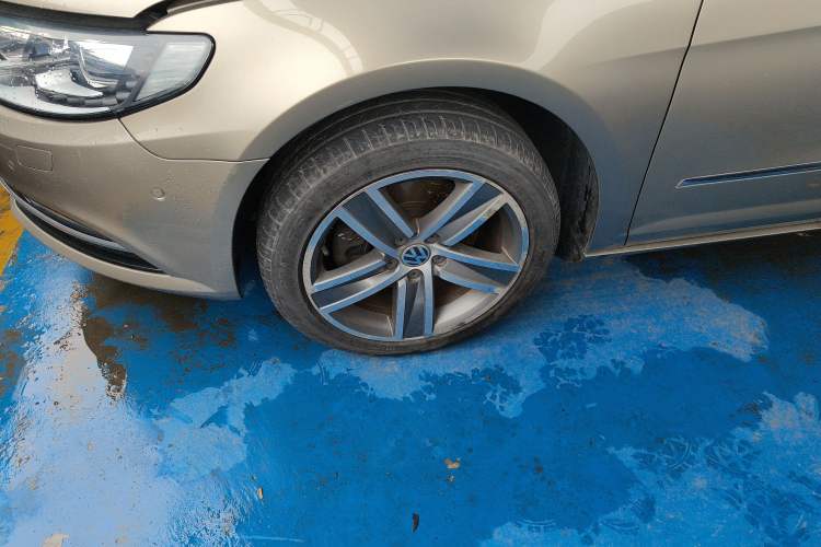 Used Volkswagen FAW-Volkswagen CC 2015 1.8TSI Luxury Model Left Front Wheel Hub