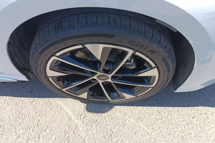 Used Audi A3 2025 A3L Limousine 35TFSI Prestige Edition Right Front Wheel Hub