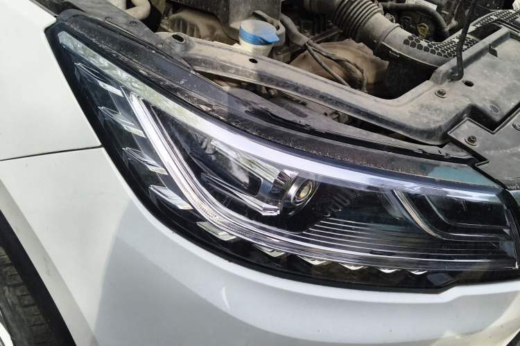 Used Roewe RX3 2020 1.6L Manual - Ultra-Fresh Entry Version Right Front Headlight