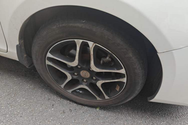 Used BYD G5 2014 1.5TID Automatic Flagship Model