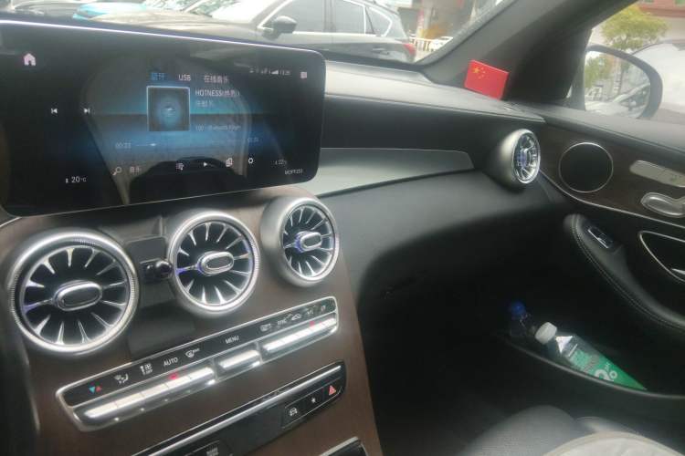 Used Mercedes-Benz GLC 2020 GLC 300 L 4MATIC Dynamic Edition Audio And AC Panel