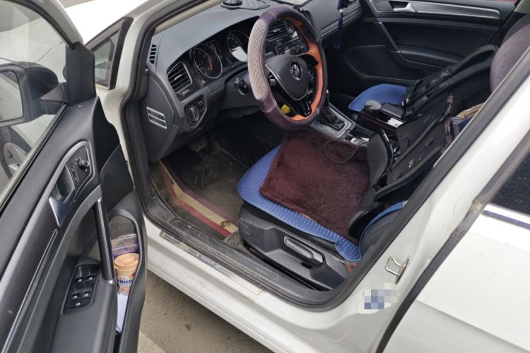 Used Volkswagen Golf 2017 1.6L Automatic Comfort Million-Vehicle Anniversary Edition
