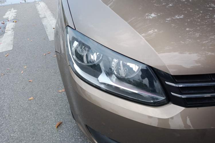 Used Volkswagen Touran 2015 1.4T DSG Comfort Edition 5 Seats Right Front Headlight