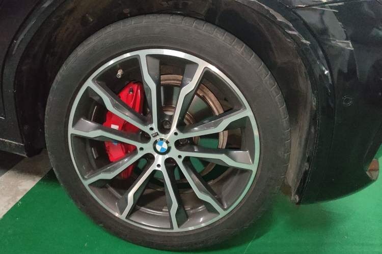 Used BMW X3 2021 xDrive25i M Sport Package Right Front Wheel Hub