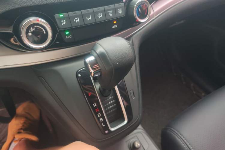 Used Honda CR-V 2016 2.0L two-wheel drive Urban Edition