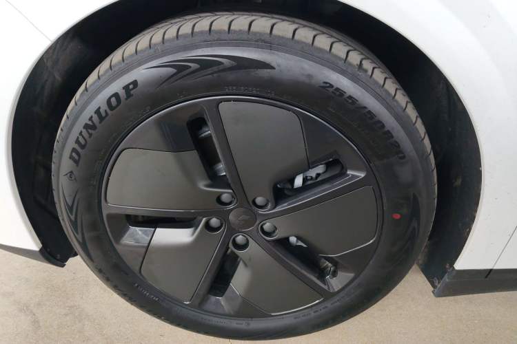 Used Li Auto i6 2025 Model Two-Wheel-Drive Standard Type
